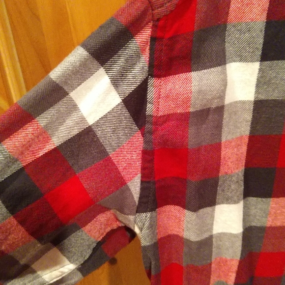Croft & Barrow men's flannel shirt - Picture 2 of 5